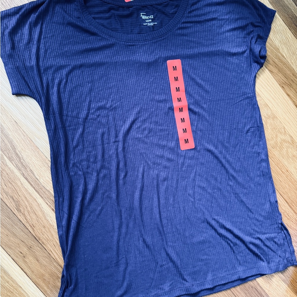 Felina short sleeve crew neck shirt (M)